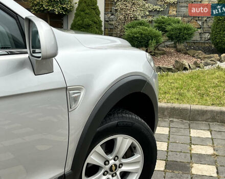 Серый Шевроле Каптива, объемом двигателя 2.4 л и пробегом 202 тыс. км за 7700 $, фото 63 на Automoto.ua