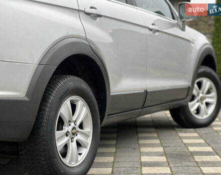 Серый Шевроле Каптива, объемом двигателя 2.4 л и пробегом 202 тыс. км за 7700 $, фото 56 на Automoto.ua