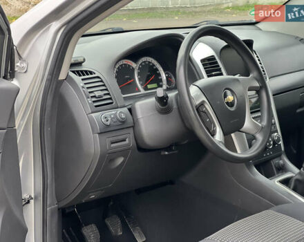 Серый Шевроле Каптива, объемом двигателя 2.4 л и пробегом 202 тыс. км за 7700 $, фото 69 на Automoto.ua