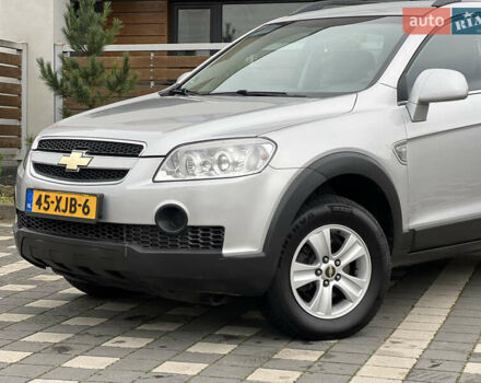Серый Шевроле Каптива, объемом двигателя 2.4 л и пробегом 202 тыс. км за 7700 $, фото 7 на Automoto.ua