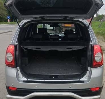 Серый Шевроле Каптива, объемом двигателя 2.4 л и пробегом 310 тыс. км за 8000 $, фото 4 на Automoto.ua