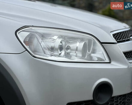 Серый Шевроле Каптива, объемом двигателя 2.4 л и пробегом 202 тыс. км за 7700 $, фото 27 на Automoto.ua