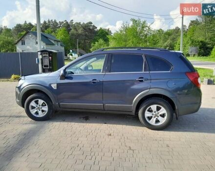 Серый Шевроле Каптива, объемом двигателя 1.99 л и пробегом 235 тыс. км за 8300 $, фото 2 на Automoto.ua