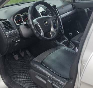 Серый Шевроле Каптива, объемом двигателя 2.4 л и пробегом 310 тыс. км за 8000 $, фото 8 на Automoto.ua