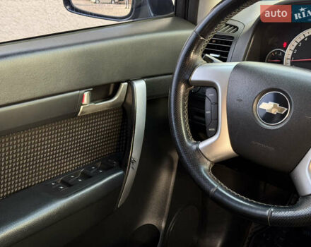 Серый Шевроле Каптива, объемом двигателя 2.41 л и пробегом 275 тыс. км за 5999 $, фото 18 на Automoto.ua