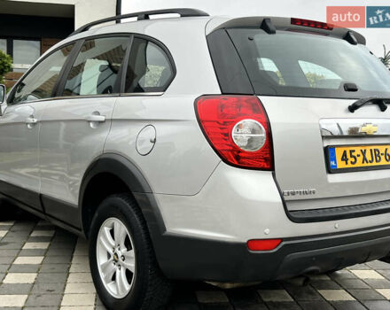 Серый Шевроле Каптива, объемом двигателя 2.4 л и пробегом 202 тыс. км за 7700 $, фото 43 на Automoto.ua