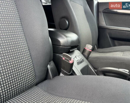 Серый Шевроле Каптива, объемом двигателя 2.41 л и пробегом 209 тыс. км за 6999 $, фото 50 на Automoto.ua