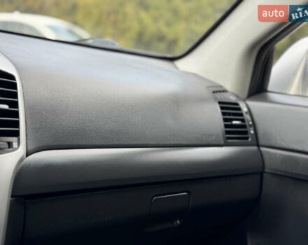 Серый Шевроле Каптива, объемом двигателя 2.41 л и пробегом 209 тыс. км за 6999 $, фото 90 на Automoto.ua