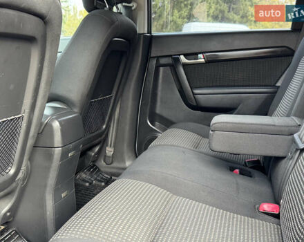 Серый Шевроле Каптива, объемом двигателя 2.41 л и пробегом 209 тыс. км за 6999 $, фото 62 на Automoto.ua