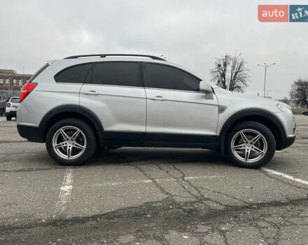 Серый Шевроле Каптива, объемом двигателя 2.41 л и пробегом 223 тыс. км за 9400 $, фото 8 на Automoto.ua