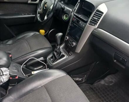 Серый Шевроле Каптива, объемом двигателя 2.4 л и пробегом 191 тыс. км за 7500 $, фото 2 на Automoto.ua