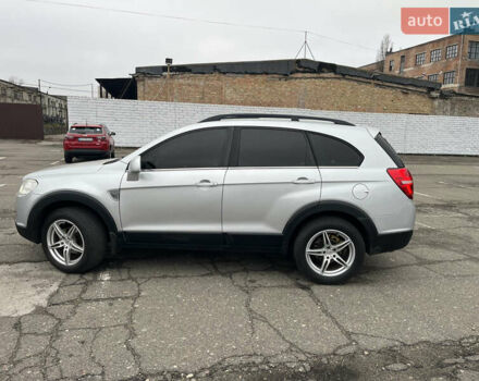 Серый Шевроле Каптива, объемом двигателя 2.41 л и пробегом 223 тыс. км за 9400 $, фото 16 на Automoto.ua