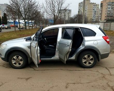 Сірий Шевроле Каптіва, об'ємом двигуна 2 л та пробігом 240 тис. км за 5500 $, фото 5 на Automoto.ua