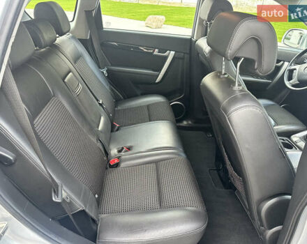 Серый Шевроле Каптива, объемом двигателя 2.2 л и пробегом 199 тыс. км за 10400 $, фото 12 на Automoto.ua