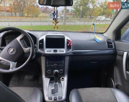 Сірий Шевроле Каптіва, об'ємом двигуна 2.4 л та пробігом 237 тис. км за 10500 $, фото 18 на Automoto.ua