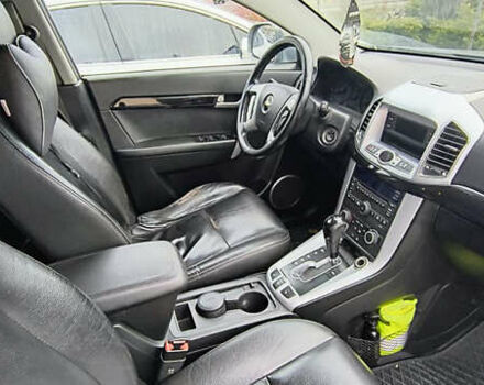 Серый Шевроле Каптива, объемом двигателя 2.38 л и пробегом 253 тыс. км за 10000 $, фото 8 на Automoto.ua