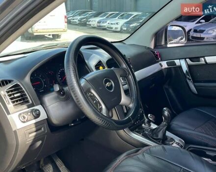 Серый Шевроле Каптива, объемом двигателя 2.2 л и пробегом 208 тыс. км за 10490 $, фото 42 на Automoto.ua