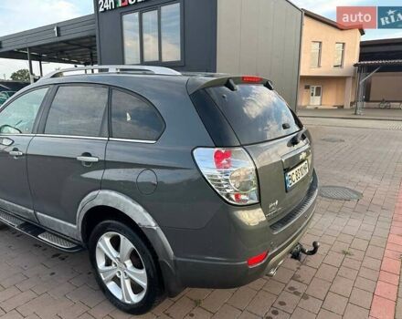 Серый Шевроле Каптива, объемом двигателя 2.2 л и пробегом 300 тыс. км за 12500 $, фото 12 на Automoto.ua