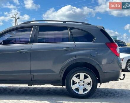 Серый Шевроле Каптива, объемом двигателя 2.2 л и пробегом 208 тыс. км за 10490 $, фото 5 на Automoto.ua