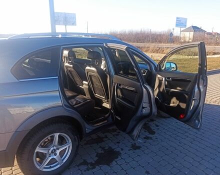 Серый Шевроле Каптива, объемом двигателя 2.2 л и пробегом 230 тыс. км за 10799 $, фото 4 на Automoto.ua