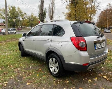 Сірий Шевроле Каптіва, об'ємом двигуна 2.4 л та пробігом 237 тис. км за 10500 $, фото 7 на Automoto.ua