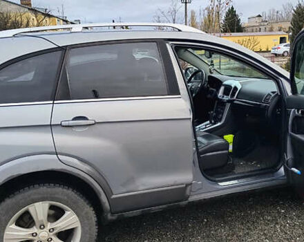Серый Шевроле Каптива, объемом двигателя 2.38 л и пробегом 253 тыс. км за 10000 $, фото 5 на Automoto.ua