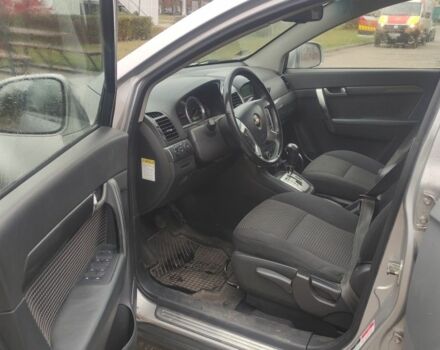 Серый Шевроле Каптива, объемом двигателя 2 л и пробегом 250 тыс. км за 5600 $, фото 7 на Automoto.ua