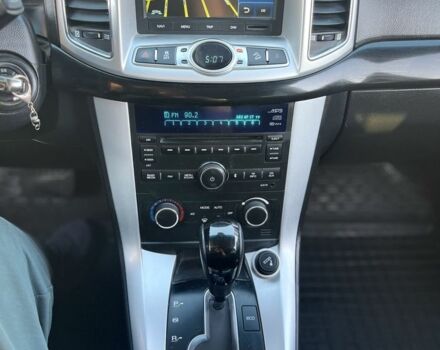 Сірий Шевроле Каптіва, об'ємом двигуна 2.4 л та пробігом 191 тис. км за 9000 $, фото 4 на Automoto.ua