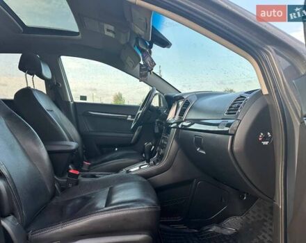 Серый Шевроле Каптива, объемом двигателя 2.2 л и пробегом 300 тыс. км за 12500 $, фото 19 на Automoto.ua