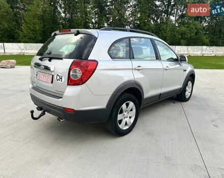 Серый Шевроле Каптива, объемом двигателя 2.2 л и пробегом 200 тыс. км за 9999 $, фото 5 на Automoto.ua