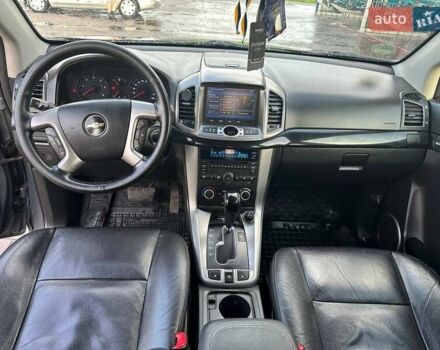 Серый Шевроле Каптива, объемом двигателя 2.2 л и пробегом 300 тыс. км за 12500 $, фото 27 на Automoto.ua