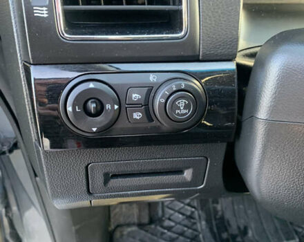 Сірий Шевроле Каптіва, об'ємом двигуна 2.23 л та пробігом 280 тис. км за 10000 $, фото 16 на Automoto.ua