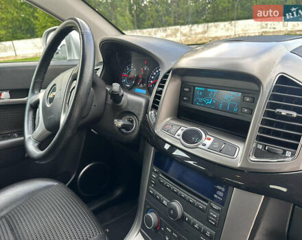 Серый Шевроле Каптива, объемом двигателя 2.2 л и пробегом 200 тыс. км за 9999 $, фото 13 на Automoto.ua