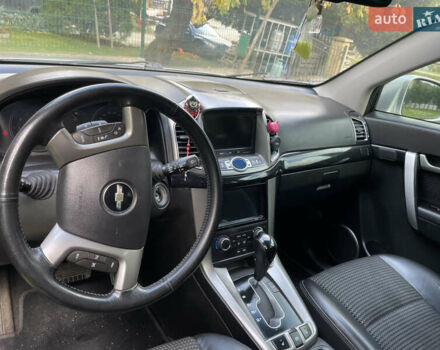 Серый Шевроле Каптива, объемом двигателя 2.38 л и пробегом 250 тыс. км за 10800 $, фото 10 на Automoto.ua