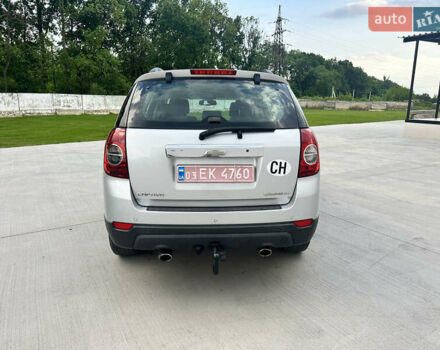 Серый Шевроле Каптива, объемом двигателя 2.2 л и пробегом 200 тыс. км за 9999 $, фото 6 на Automoto.ua