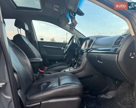 Серый Шевроле Каптива, объемом двигателя 2.2 л и пробегом 300 тыс. км за 12500 $, фото 18 на Automoto.ua