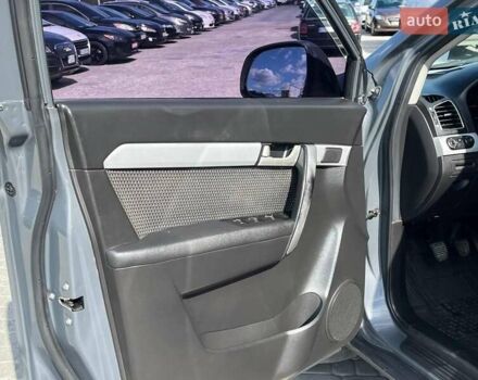 Серый Шевроле Каптива, объемом двигателя 2.2 л и пробегом 208 тыс. км за 10490 $, фото 43 на Automoto.ua