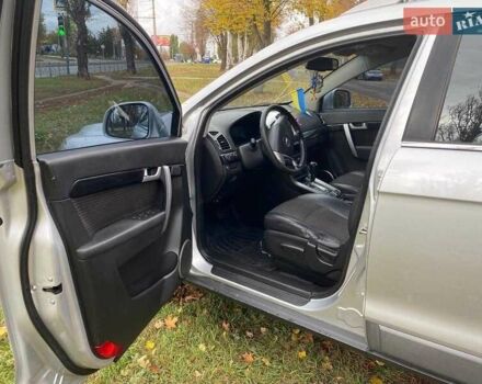 Сірий Шевроле Каптіва, об'ємом двигуна 2.4 л та пробігом 237 тис. км за 10500 $, фото 9 на Automoto.ua
