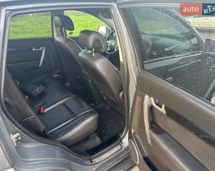 Серый Шевроле Каптива, объемом двигателя 2.2 л и пробегом 300 тыс. км за 12500 $, фото 22 на Automoto.ua