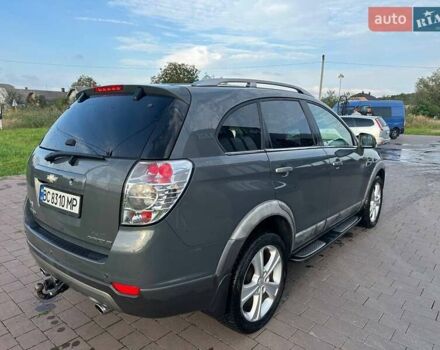 Серый Шевроле Каптива, объемом двигателя 2.2 л и пробегом 300 тыс. км за 12500 $, фото 7 на Automoto.ua