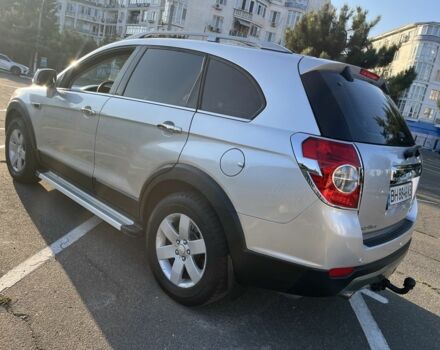 Сірий Шевроле Каптіва, об'ємом двигуна 2.4 л та пробігом 191 тис. км за 9000 $, фото 2 на Automoto.ua