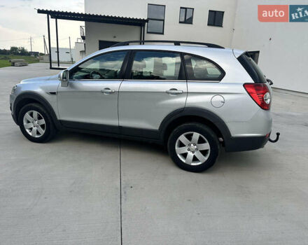 Серый Шевроле Каптива, объемом двигателя 2.2 л и пробегом 199 тыс. км за 10400 $, фото 7 на Automoto.ua