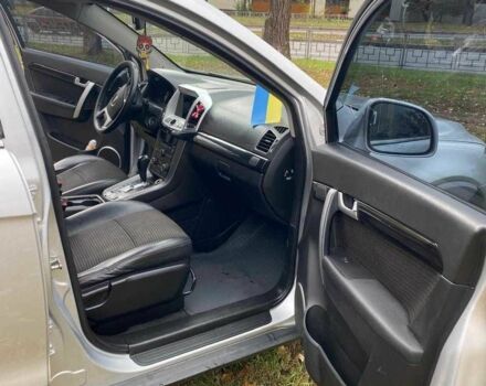 Сірий Шевроле Каптіва, об'ємом двигуна 2.4 л та пробігом 237 тис. км за 10500 $, фото 20 на Automoto.ua