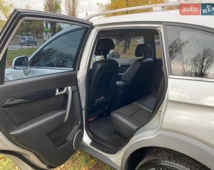 Сірий Шевроле Каптіва, об'ємом двигуна 2.4 л та пробігом 237 тис. км за 10500 $, фото 7 на Automoto.ua