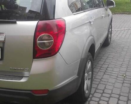 Серый Шевроле Каптива, объемом двигателя 2.23 л и пробегом 317 тыс. км за 10500 $, фото 4 на Automoto.ua