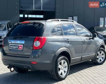 Серый Шевроле Каптива, объемом двигателя 2.2 л и пробегом 208 тыс. км за 10490 $, фото 8 на Automoto.ua