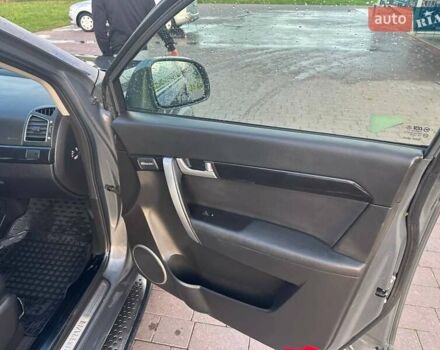 Серый Шевроле Каптива, объемом двигателя 2.2 л и пробегом 300 тыс. км за 12500 $, фото 16 на Automoto.ua