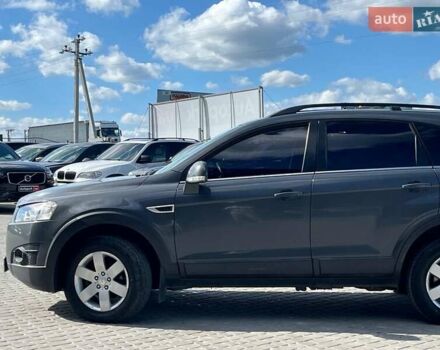 Серый Шевроле Каптива, объемом двигателя 2.2 л и пробегом 208 тыс. км за 10490 $, фото 3 на Automoto.ua