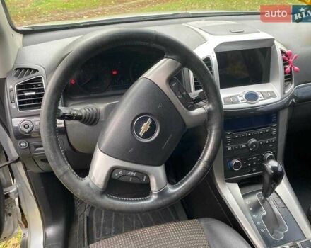 Сірий Шевроле Каптіва, об'ємом двигуна 2.4 л та пробігом 237 тис. км за 10500 $, фото 11 на Automoto.ua