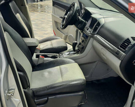 Серый Шевроле Каптива, объемом двигателя 2.23 л и пробегом 242 тыс. км за 11800 $, фото 9 на Automoto.ua